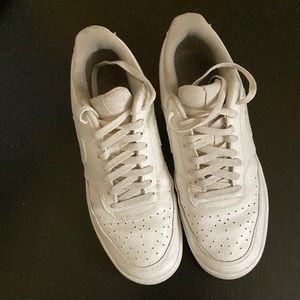 white nike court vision men size 10